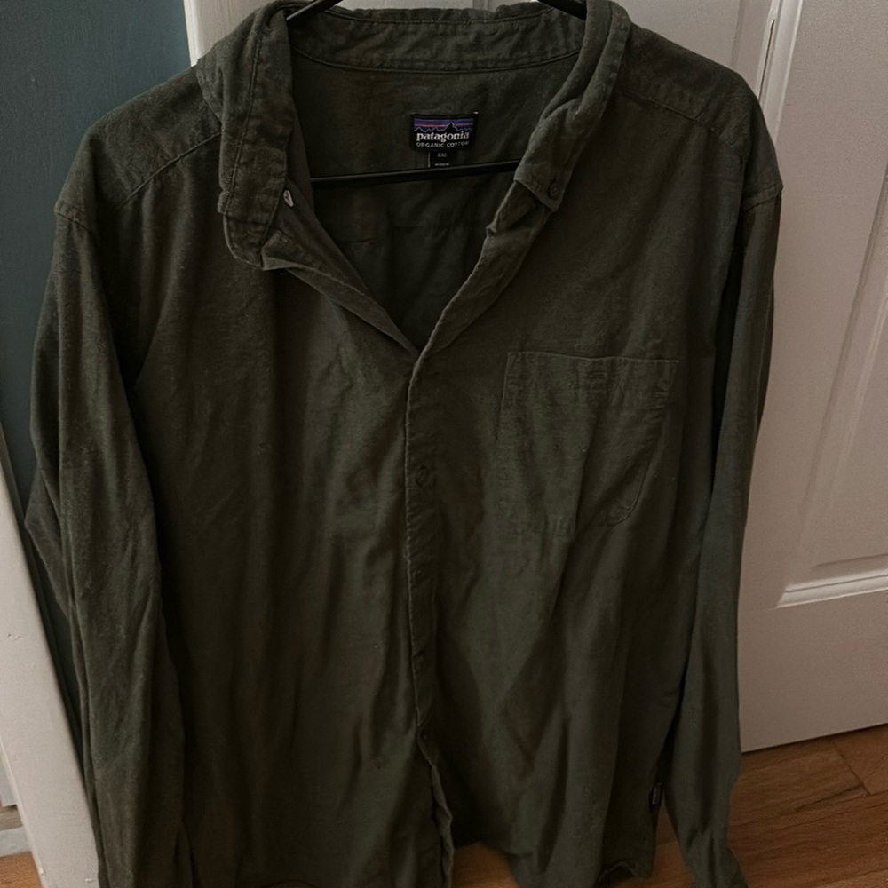 Men’s Patagonia Button Down Shirt XXL